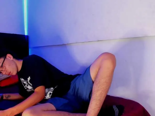 Live sex webcam photo for CHIMBOFER #281835839