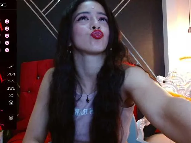 Live sex webcam photo for CHLLOE1 #276108069
