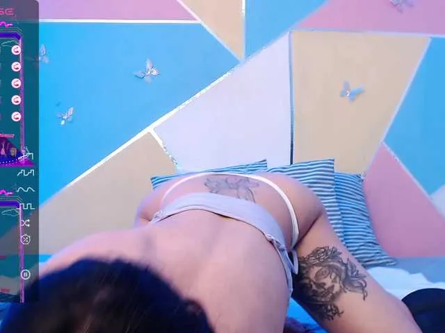 Live sex webcam photo for CHLLOE1 #276212624