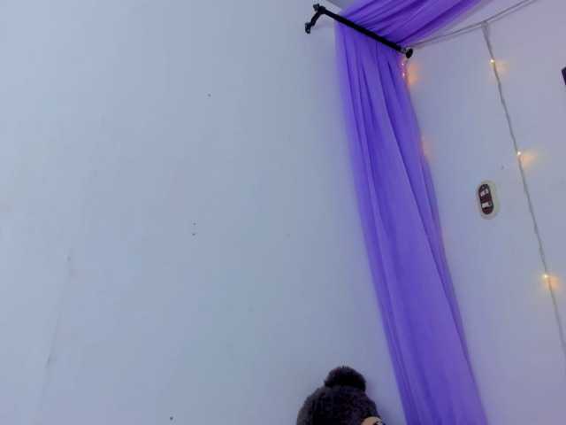 Live sex webcam photo for COOPERKIMBER #275469817