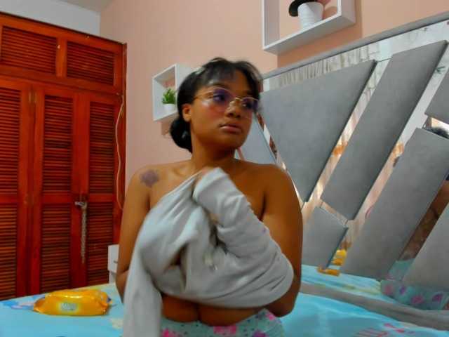 Live sex webcam photo for COOPERKIMBER #275614958