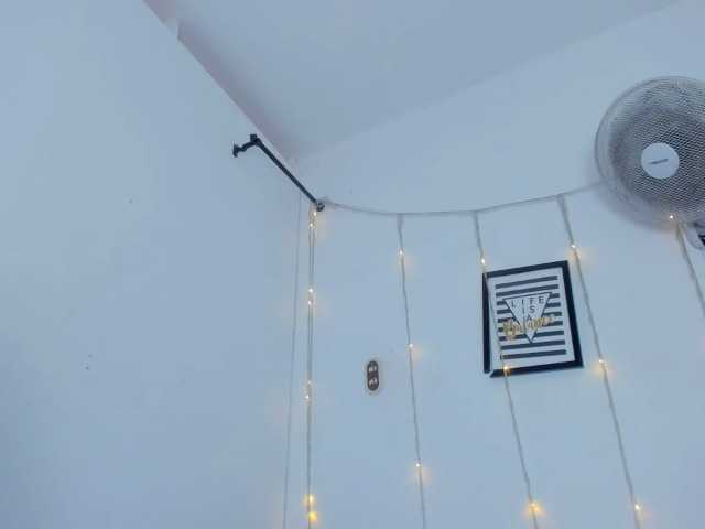 Live sex webcam photo for COOPERKIMBER #276370303