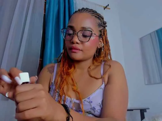 Live sex webcam photo for COOPERKIMBER #276973788