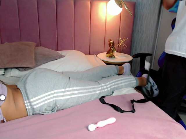 Live sex webcam photo for COUPLECUMBONNY #277812248