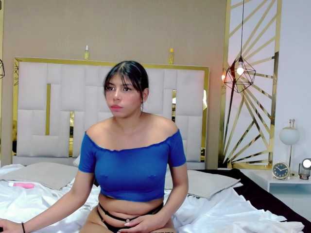 Live sex webcam photo for COUPLECUMBONNY #277829669