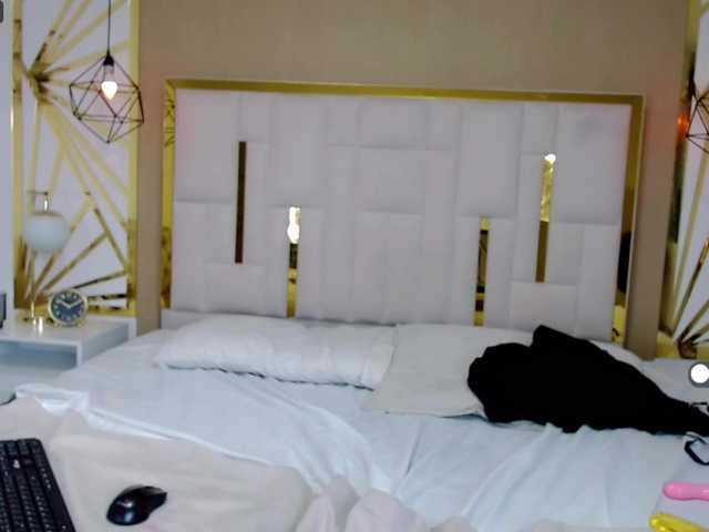 Live sex webcam photo for COUPLECUMBONNY #277967861