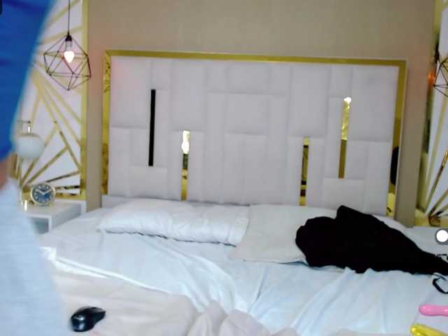 Live sex webcam photo for COUPLECUMBONNY #278098466