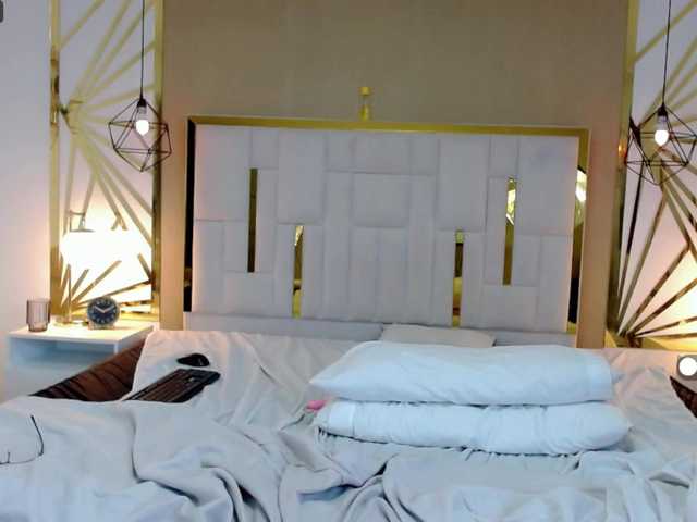 Live sex webcam photo for COUPLECUMBONNY #289845526