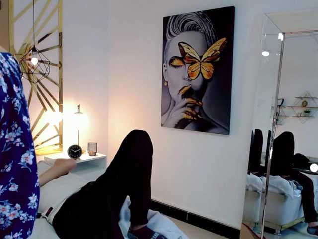 Live sex webcam photo for COUPLECUMBONNY #290378848