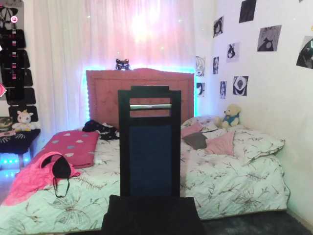 Live sex webcam photo for CRISTALLOVE1 #291934422