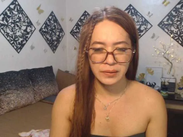 Live sex webcam photo for CUMelizabeth #291415772