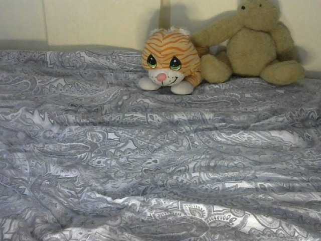 Live sex webcam photo for CURVY-EMORY #277117174