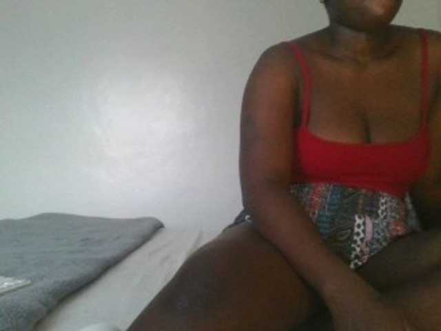 Live sex webcam photo for CURVY-EMORY #290688791