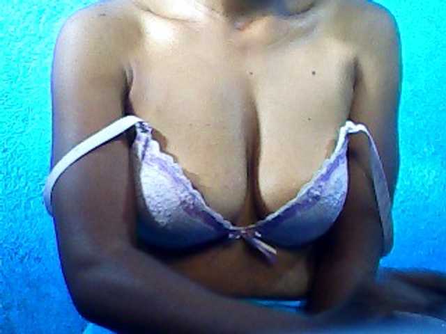 Live sex webcam photo for Cacasiane #272811376