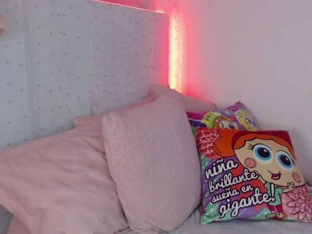 Live sex webcam photo for CaeliBird #271724096