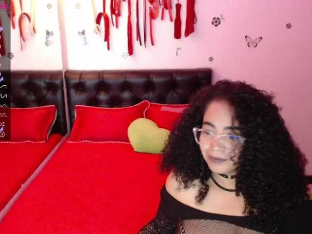 Live sex webcam photo for CailynMyers68 #273772738