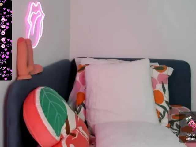 Live sex webcam photo for CaliBunni #276405767