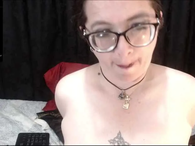 Live sex webcam photo for CalliaOith #276088925