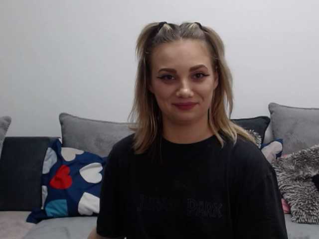 Live sex webcam photo for CallmeAnna #277891775