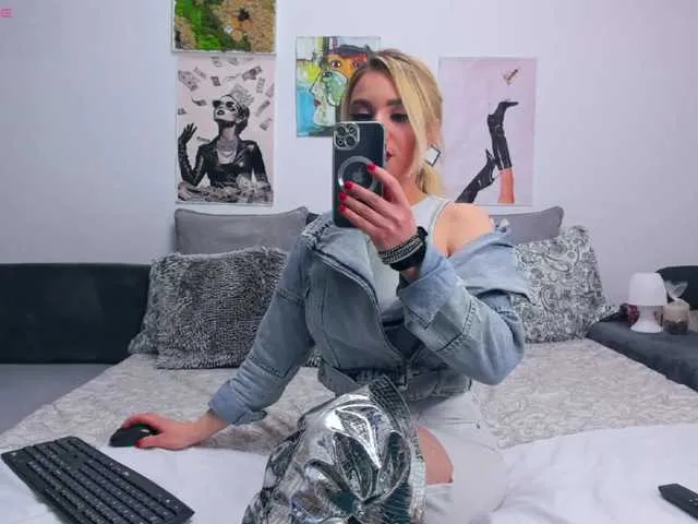 Live sex webcam photo for CallmeAnna #291106183