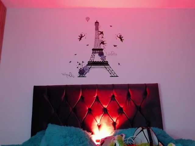 Live sex webcam photo for CamLia #274528127