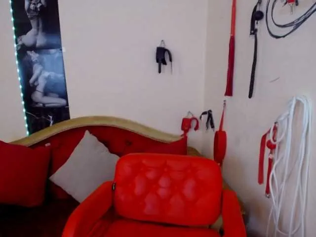 Live sex webcam photo for Camelimilf #271786376