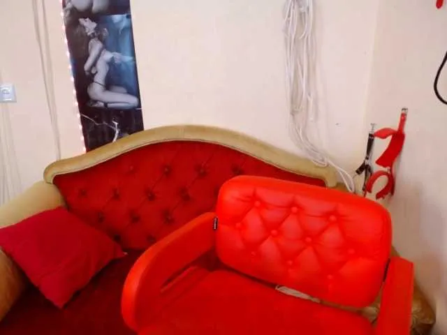Live sex webcam photo for Camelimilf #272236927