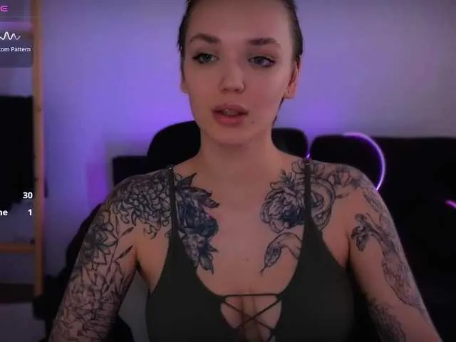 Live sex webcam photo for CamelliaMoon #291183446