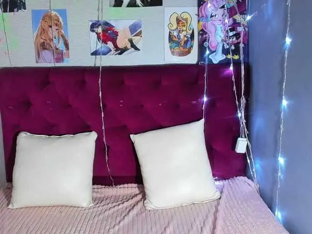 Live sex webcam photo for CameronPearl #273072293