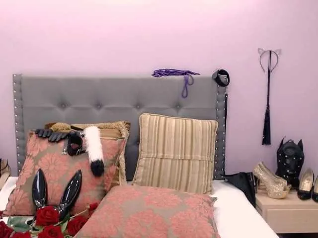Live sex webcam photo for CameronStars #271686627
