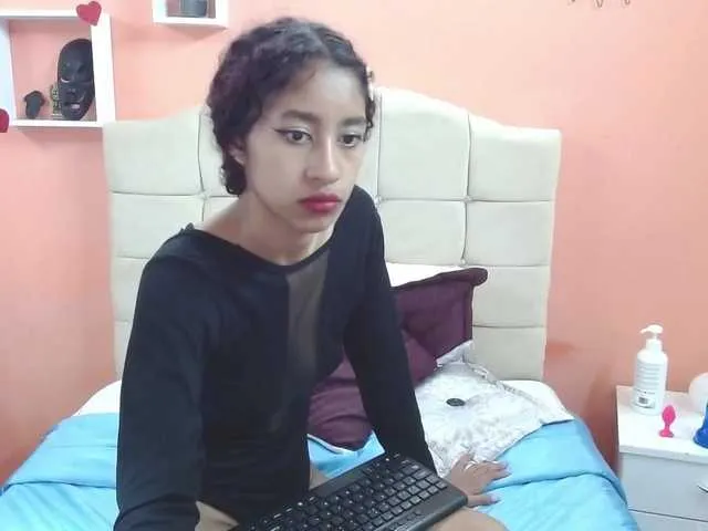 Live sex webcam photo for Cami-Hot #272846705