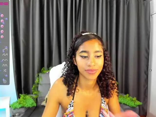Live sex webcam photo for Cami-Hot #272891530