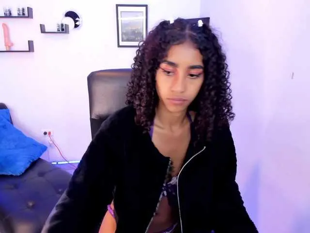 Live sex webcam photo for Cami-Hot #273241929