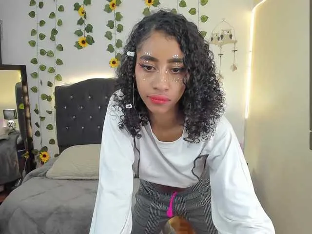 Live sex webcam photo for Cami-Hot #274038029