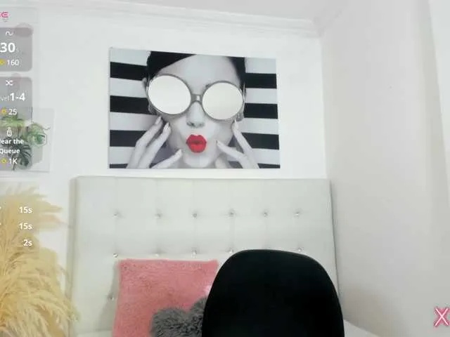 Live sex webcam photo for Cami-Hot1 #291086811