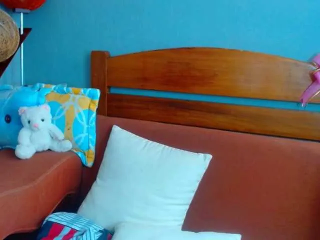 Live sex webcam photo for CamiGill #274453107