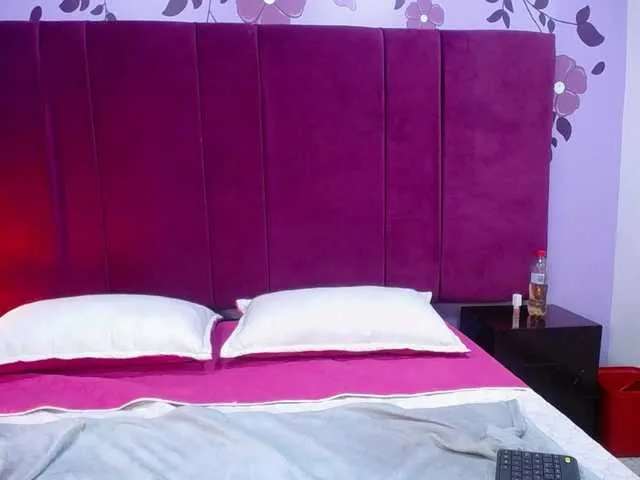 Live sex webcam photo for CamiilaReyes #290955087
