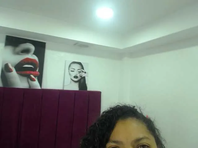 Live sex webcam photo for CamiilaReyes #291139853