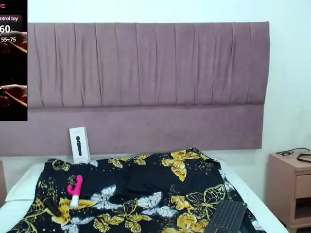 Live sex webcam photo for CamiilaReyes #291192888