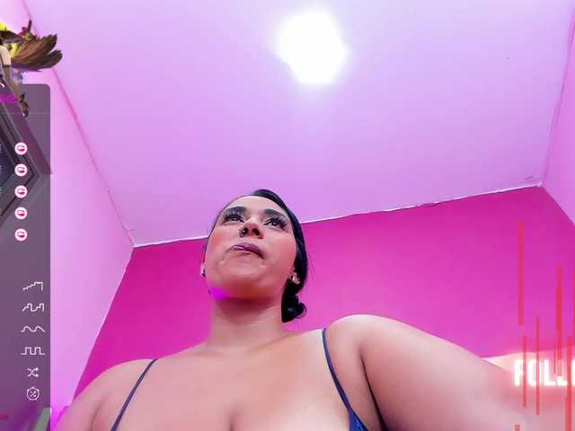 Live sex webcam photo for CamilaBlum #276577496