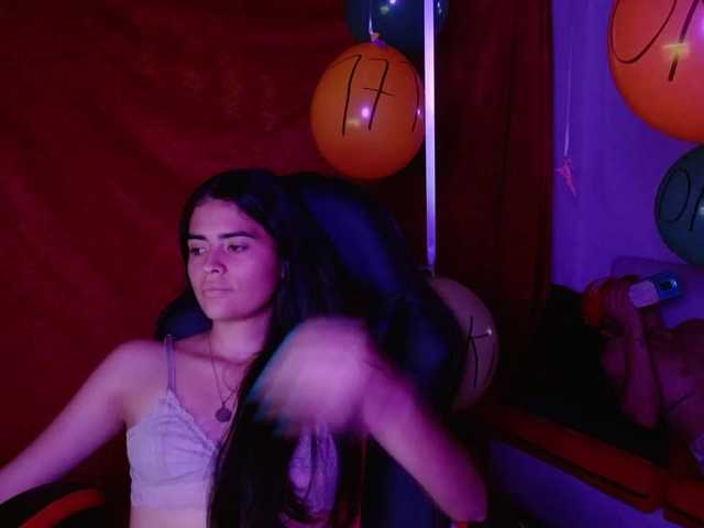 Live sex webcam photo for CamilaFelipe0 #272300541