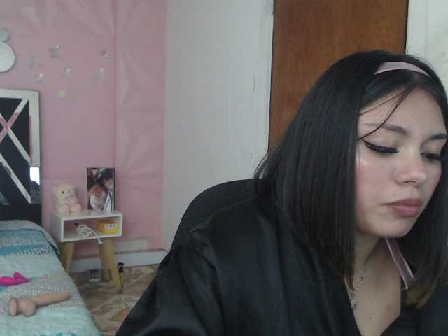 Live sex webcam photo for CamilaHot15 #277997274