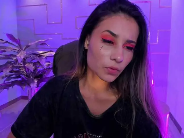 Live sex webcam photo for Camilamonroe #272434263