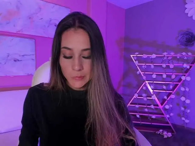 Live sex webcam photo for Camilamonroe #272509897