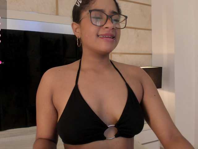 Live sex webcam photo for Camilafoox #277959703