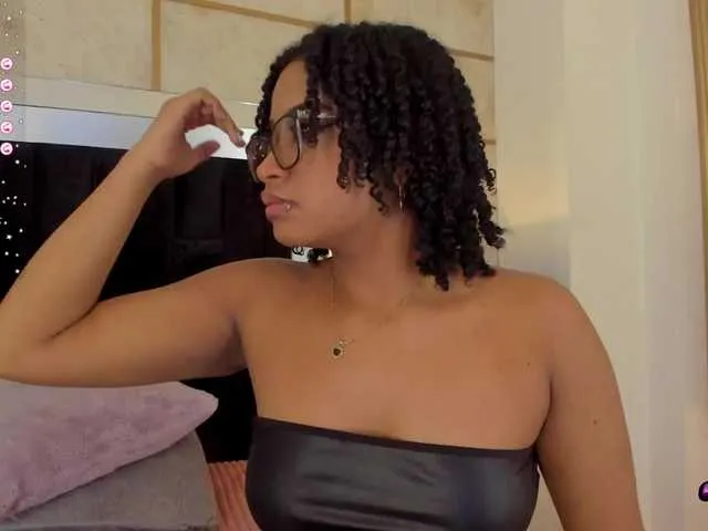 Live sex webcam photo for Camilafoox #278155262