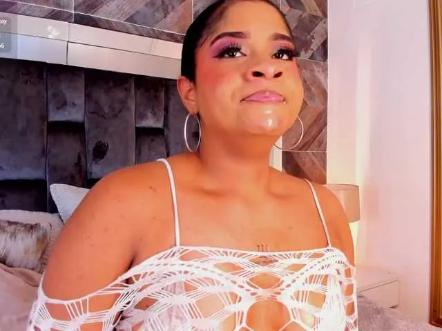 Live sex webcam photo for Camilafoox #291519324