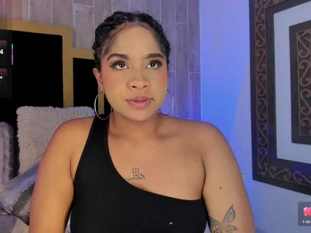 Live sex webcam photo for Camilafoox #291748508