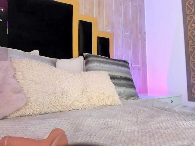 Live sex webcam photo for Camilafoox #291841726