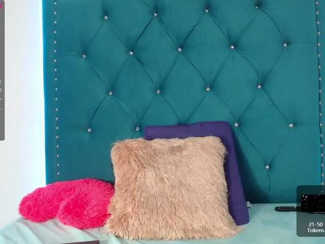 Live sex webcam photo for Camile-davis #273791536